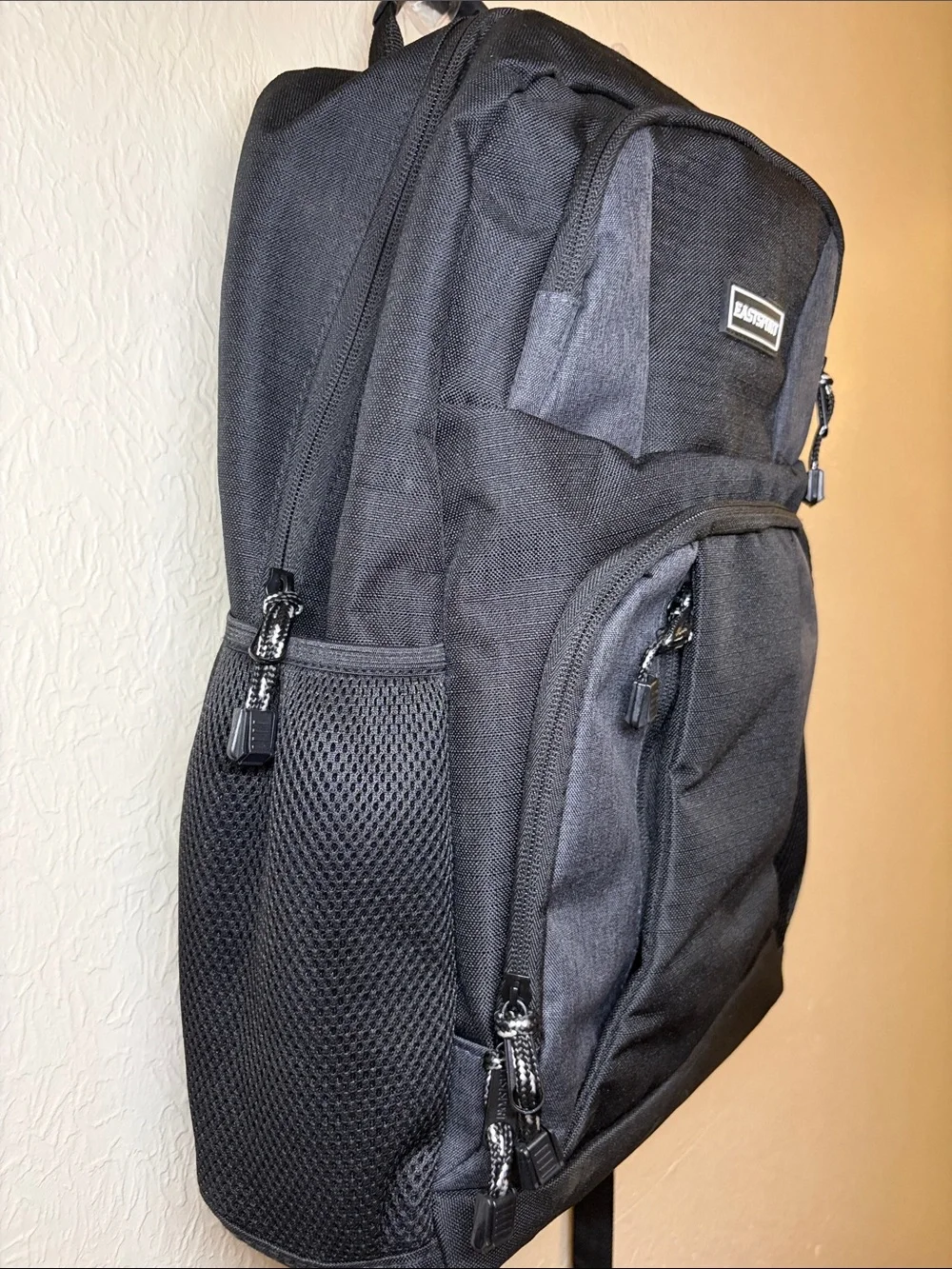 EASTSPORT Men's Black & Gray Everyday Laptop Backpack